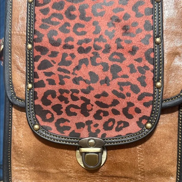 Leopard Print Crossbody Bag - Picture 7 of 13